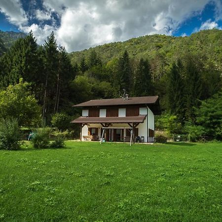 Casa Al Portico Apartment Pieve Di Ledro Bagian luar foto