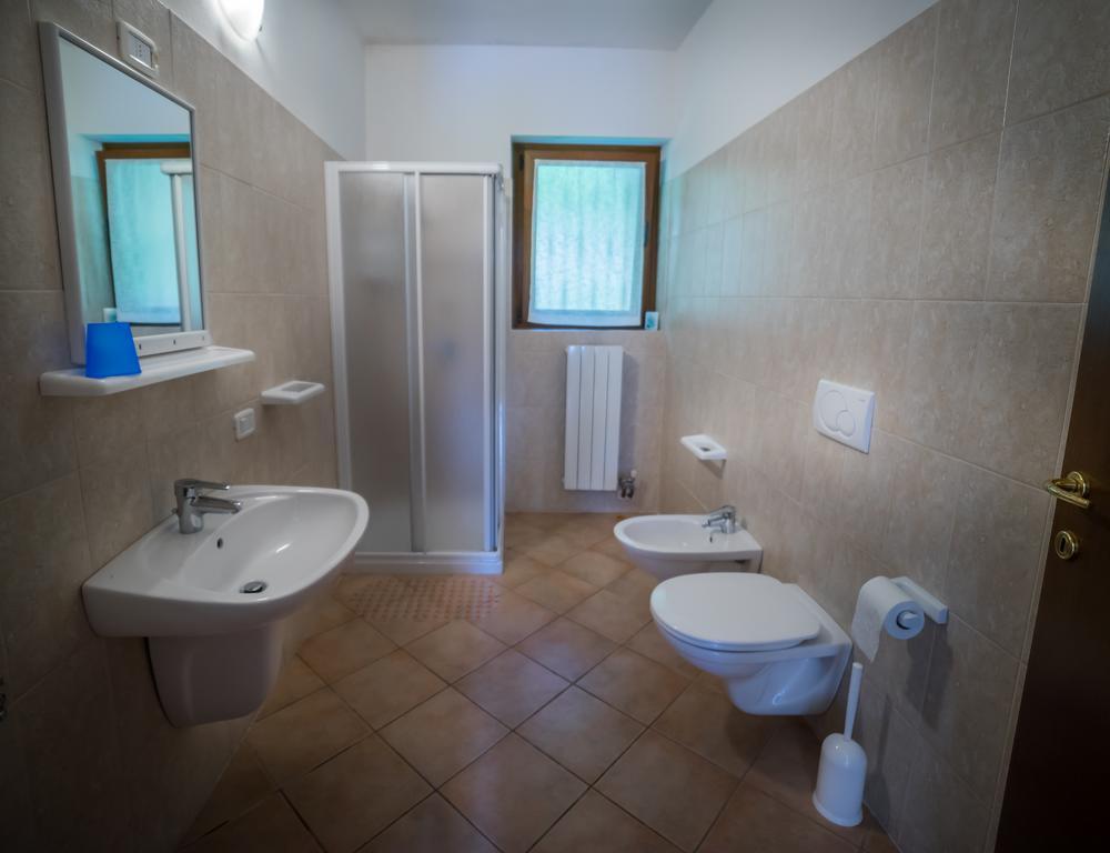 Casa Al Portico Apartment Pieve Di Ledro Bagian luar foto